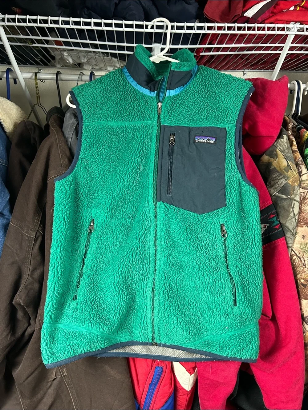 Patagonia Green Sherpa Fleece Vest with Dark Chest Pocket